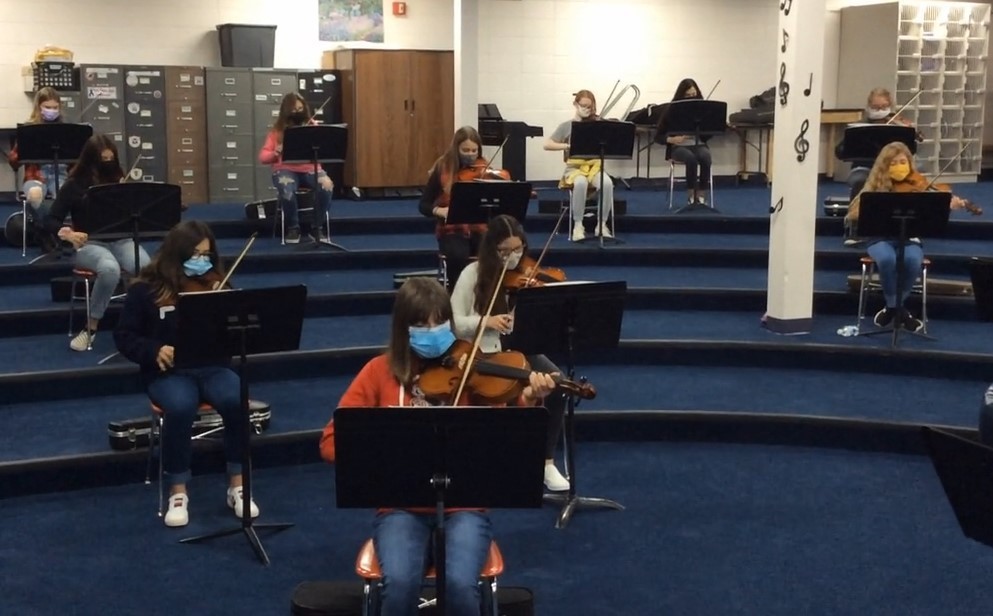 Delavan-Darien Students Playing Strings